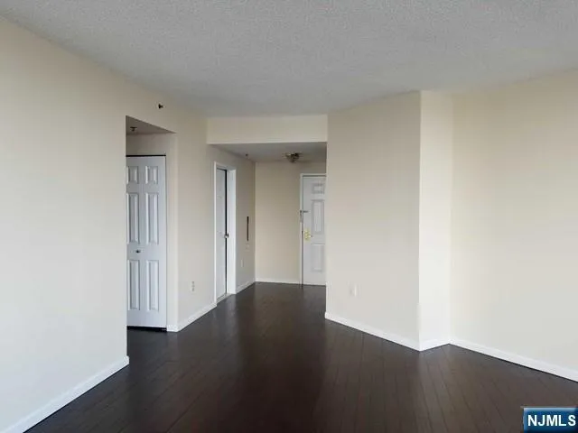 $5,400 | 100 Old Palisade Road, Unit 2905, Fort Lee, NJ 07024