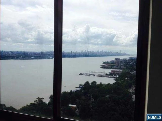 $5,400 | 100 Old Palisade Road, Unit 2905, Fort Lee, NJ 07024