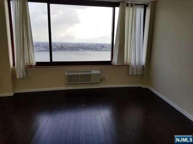 $5,400 | 100 Old Palisade Road, Unit 2905, Fort Lee, NJ 07024