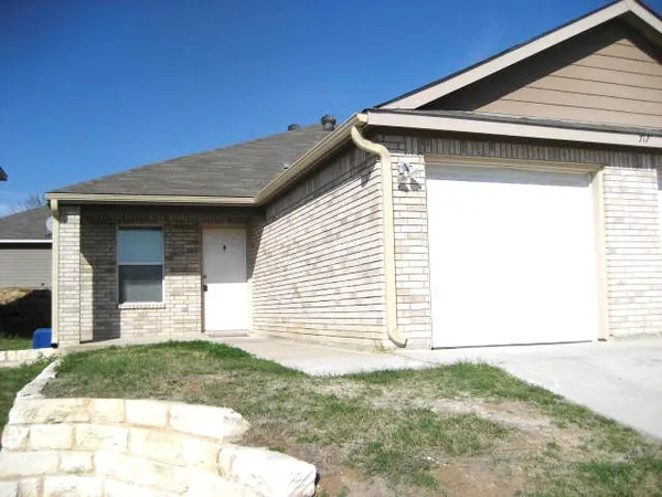 $1,400 | 717 Claremont Parkway, Unit A, Marble Falls, TX 78654