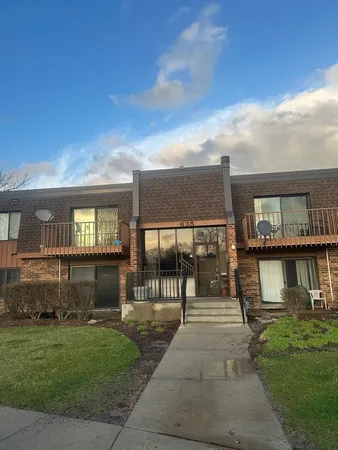 $232,900 | 635 Limerick Lane, Unit 1A, Schaumburg, IL 60193