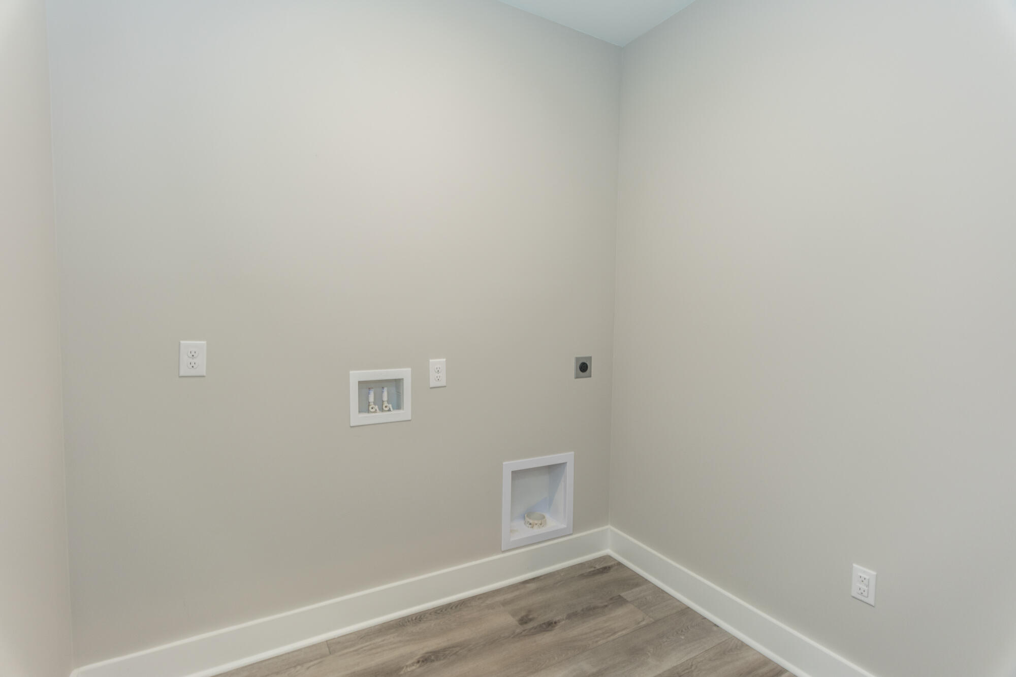 190 Bear Creek Boulevard Freeport, FL 32439 - Photo 47 of 85 a view of an empty room