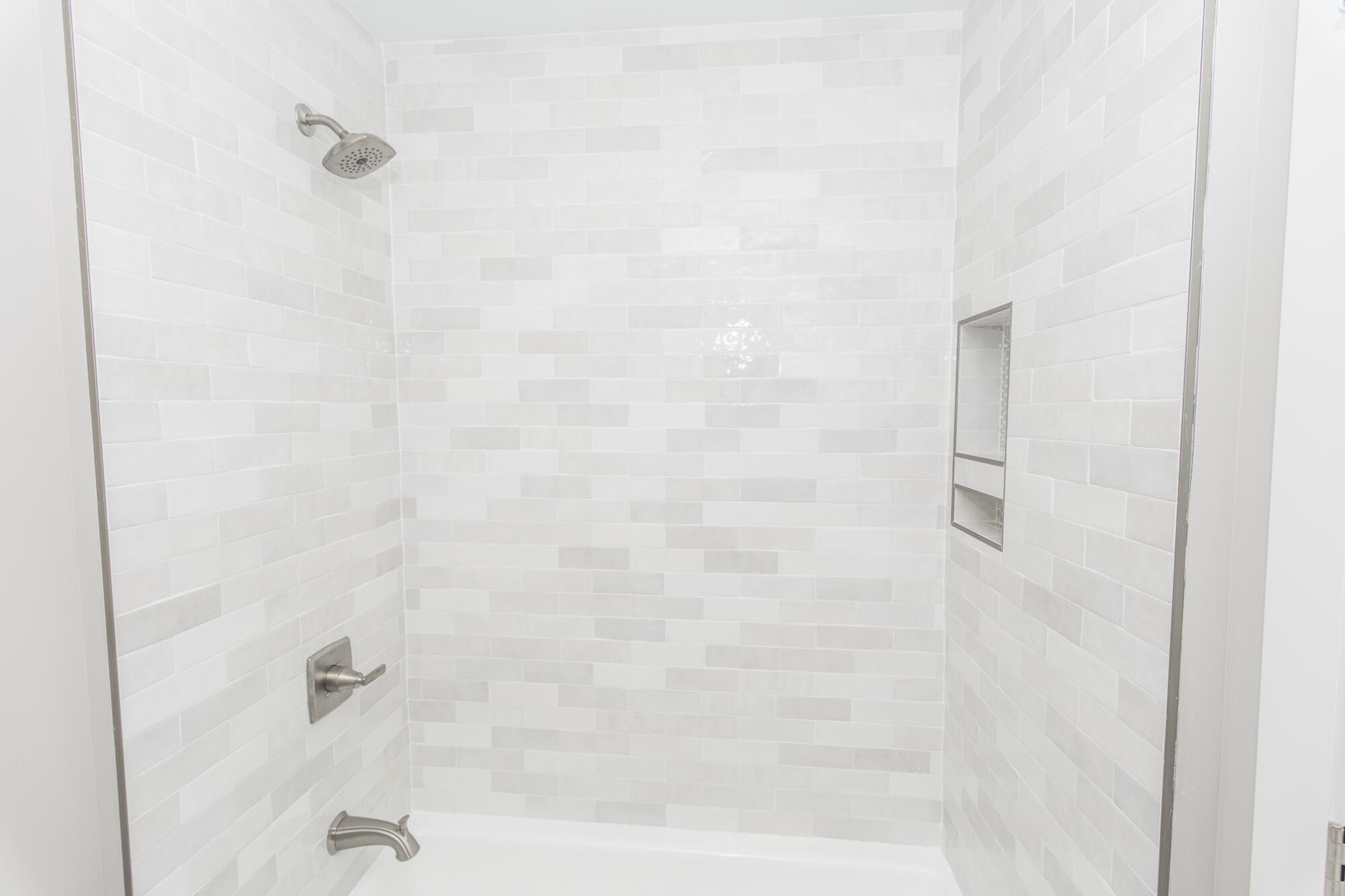 190 Bear Creek Boulevard Freeport, FL 32439 - Photo 56 of 85 a bathroom with a shower