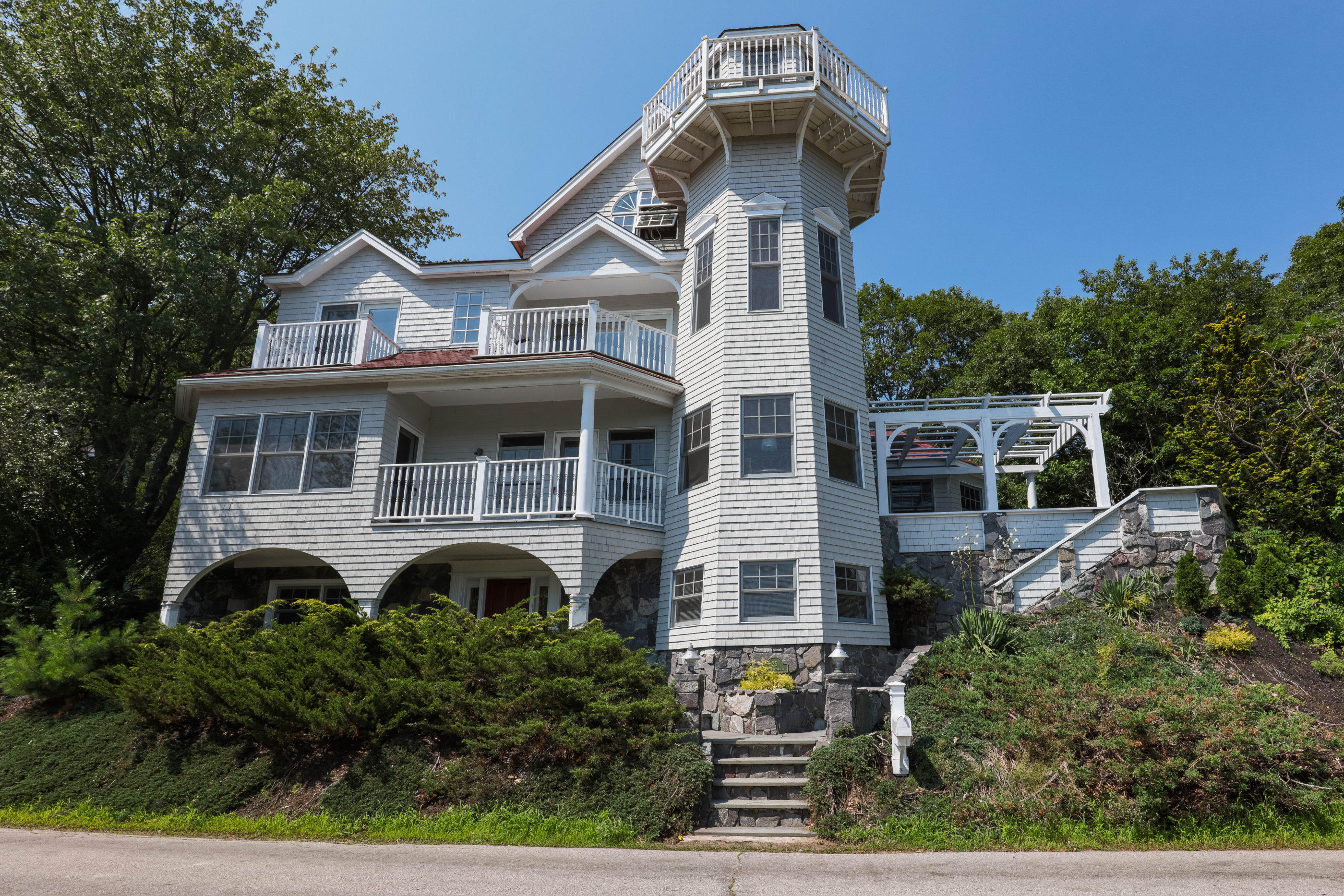 25 Chauncey Creek Road Kittery Point, ME 03905 - Photo 2 of 41 25 Chauncey Main House MLS (65)
