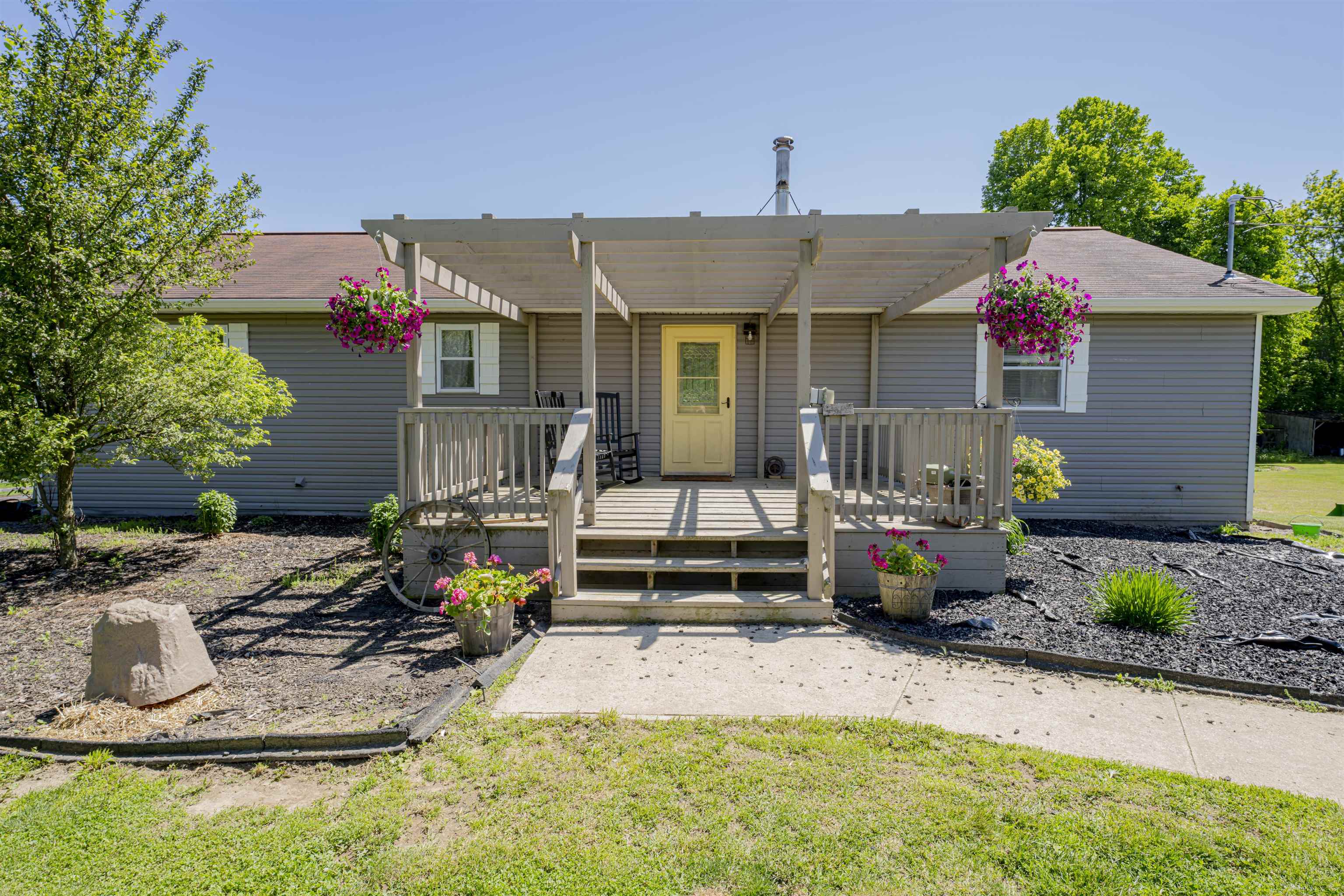 10559 Millbrook Road Blanchard, MI 49310 - Photo 3 of 99