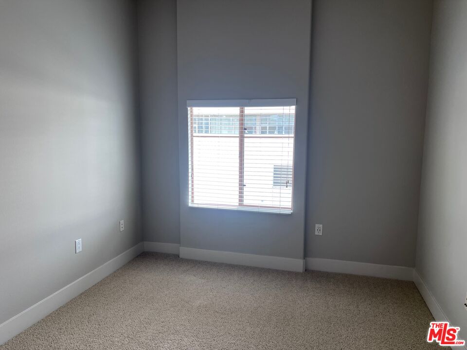 1040 Glendon Avenue, Unit 4145 Los Angeles, CA 90024 - Photo 12 of 36