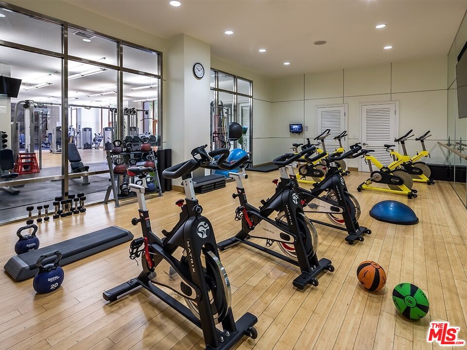 1040 Glendon Avenue, Unit 4145 Los Angeles, CA 90024 - Photo 23 of 36