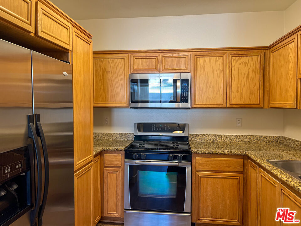 1040 Glendon Avenue, Unit 4145 Los Angeles, CA 90024 - Photo 34 of 36