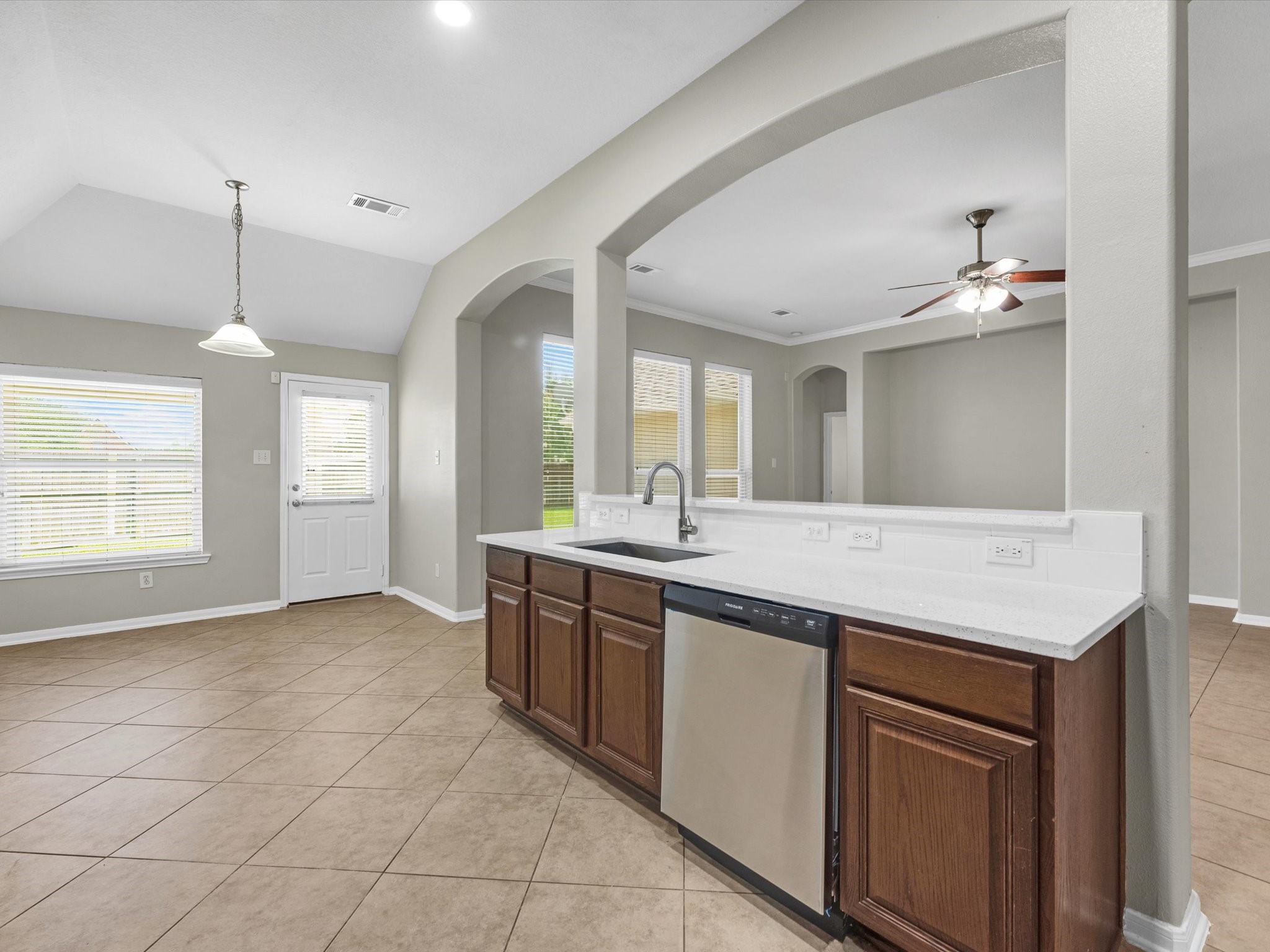 5122 Dripping Spring Avenue Baytown, TX 77523 - Photo 20 of 33 Large breakfast area that can host a dining table with ease.