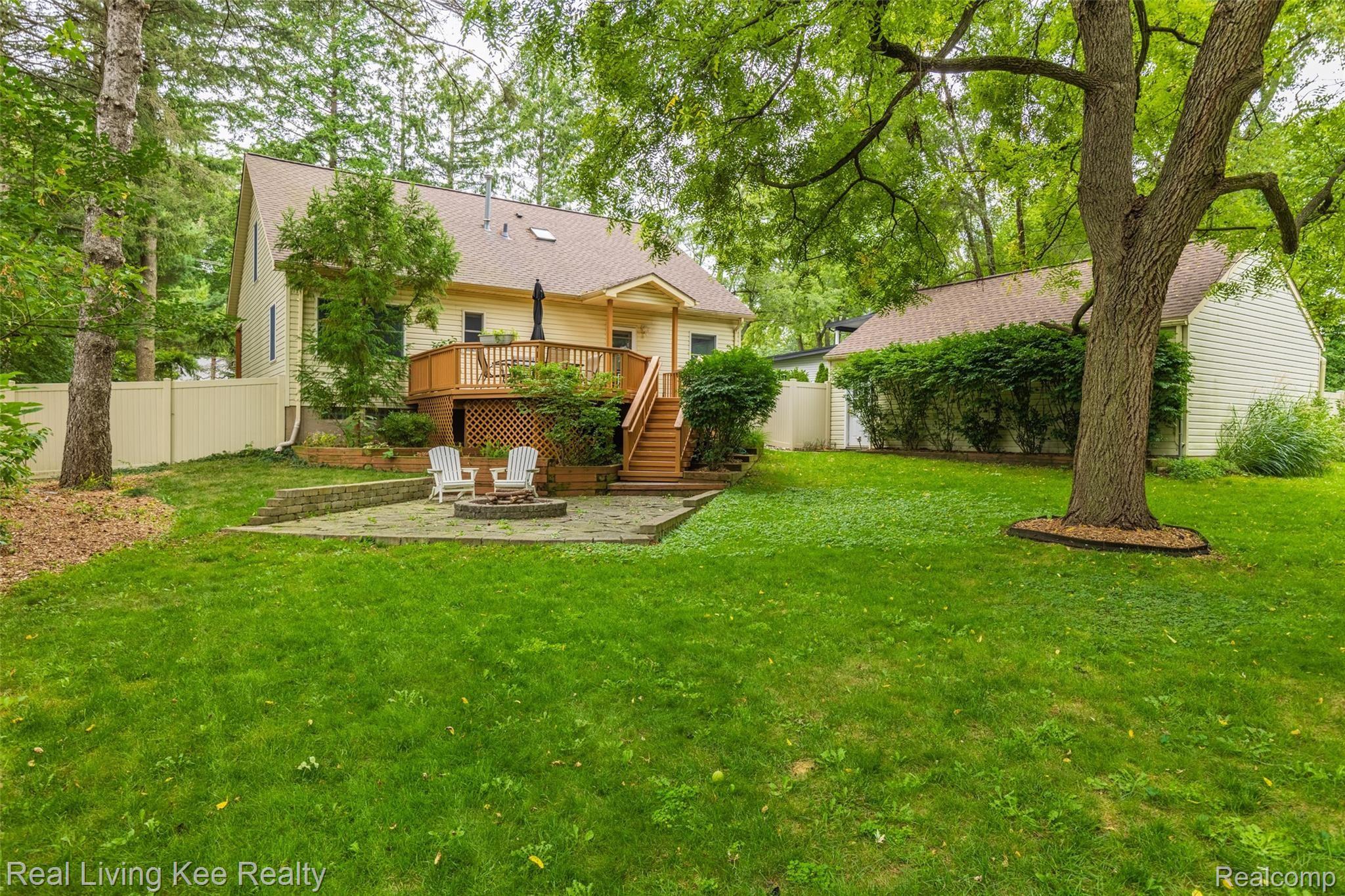509 Driftwood Avenue Rochester, MI 48307 - Photo 48 of 48 509 Driftwood -42.jpg