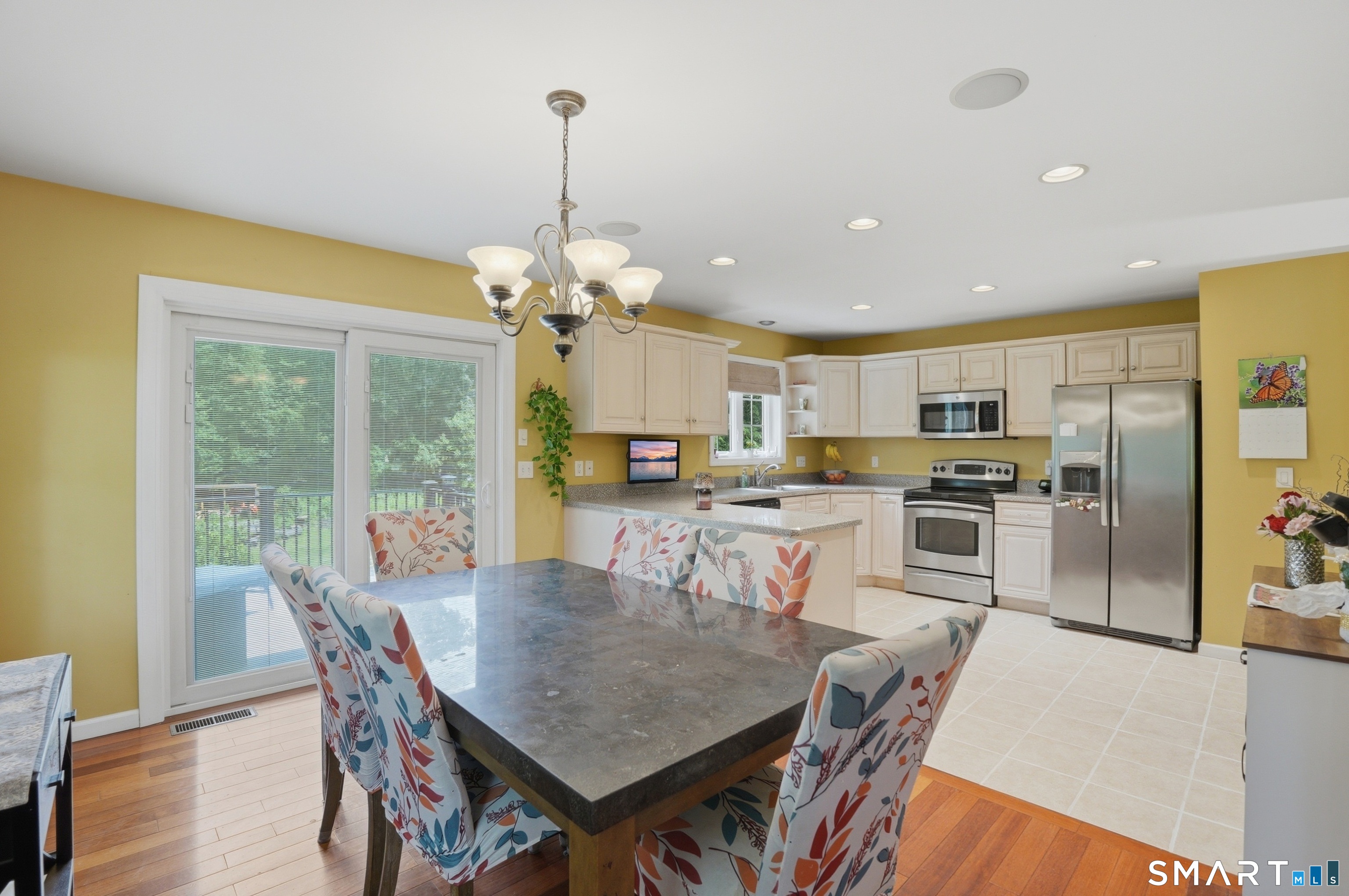 26 South Plains Road Southington, CT 06489 - Photo 7 of 39