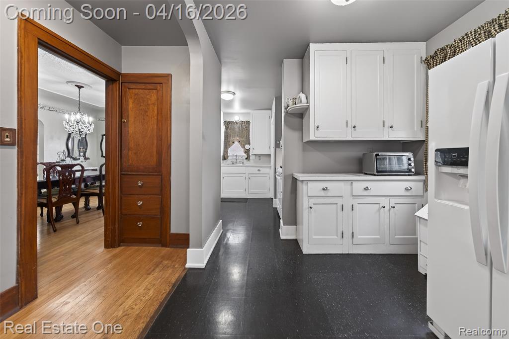 486 West Iroquois Road Pontiac, MI 48341 - Photo 17 of 56 Gallery Image 17