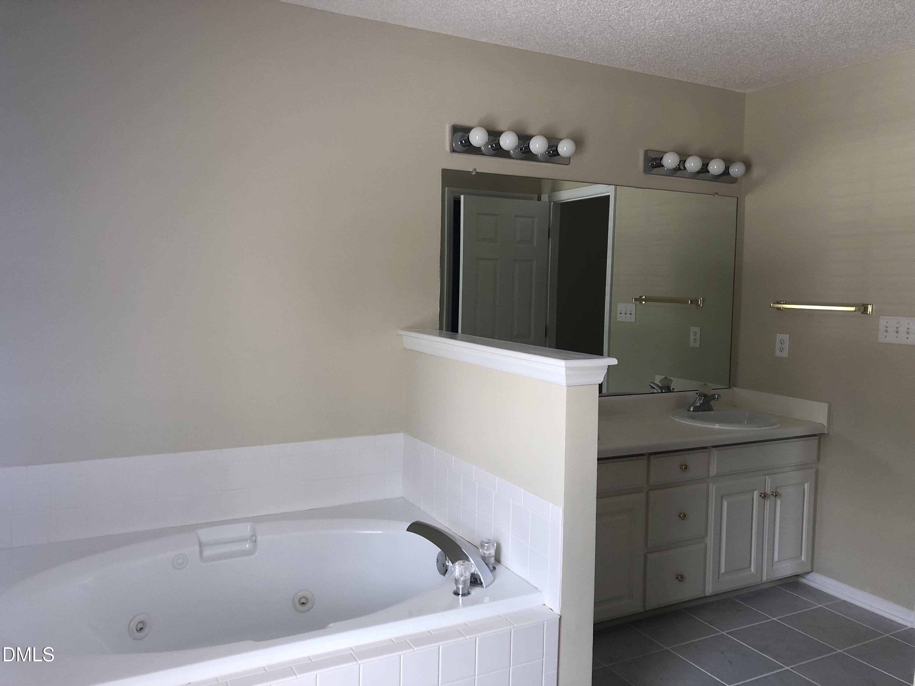 8020 Finland Drive Raleigh, NC 27612 - Photo 7 of 12 IMG_2232