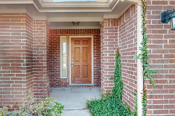 $2,550 | 4728 Meadow Green Trail, Fort Worth, TX 76244