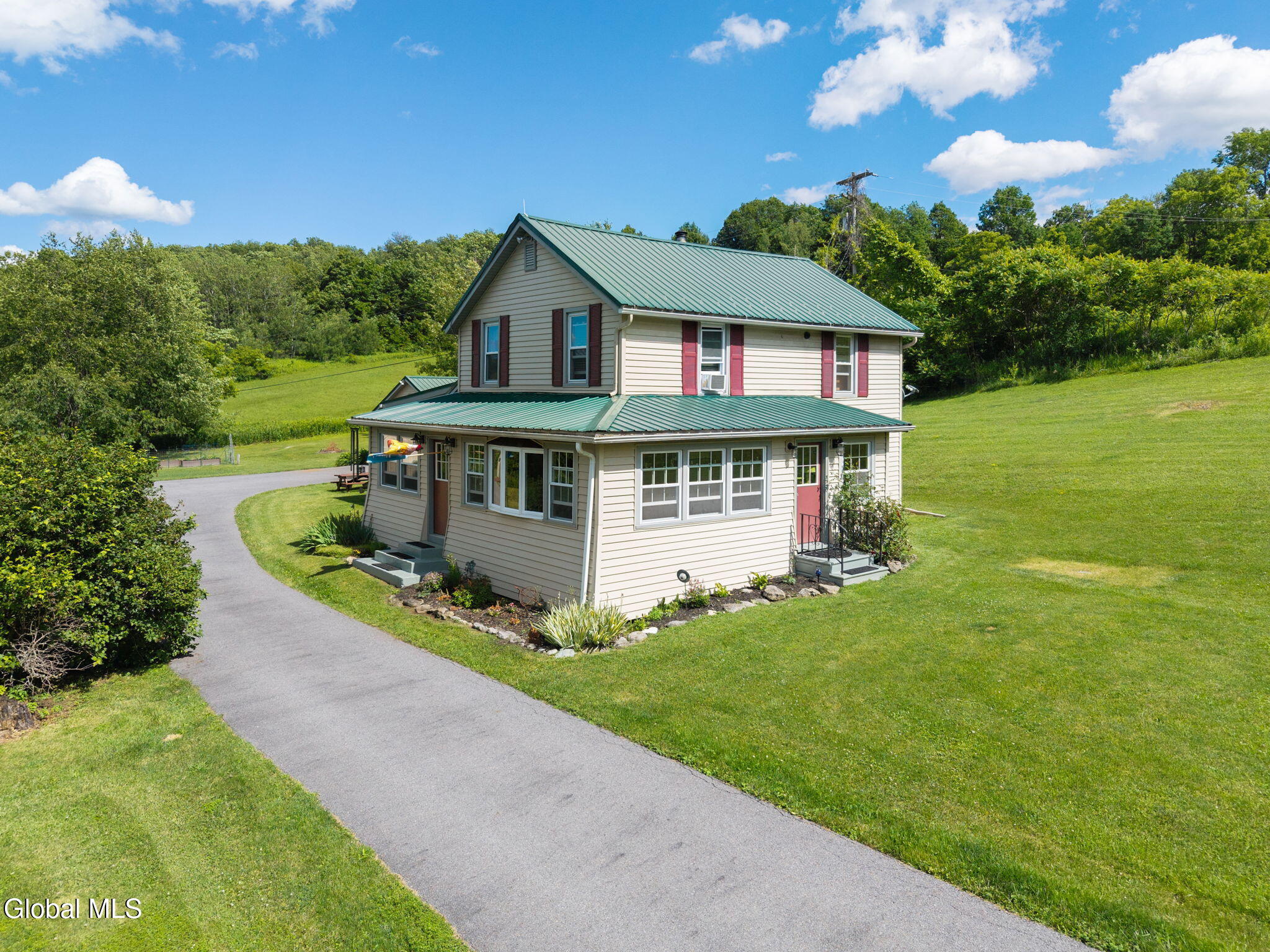 3-172MapleBushRd_03