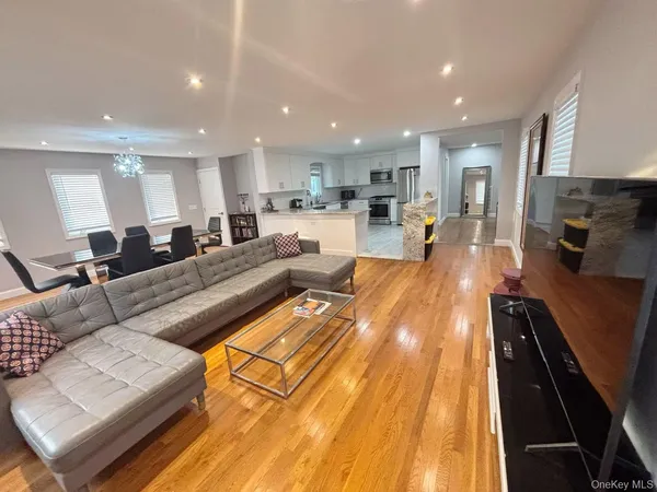 $1,299,000 | 1136 West Broadway, Hewlett, NY 11557
