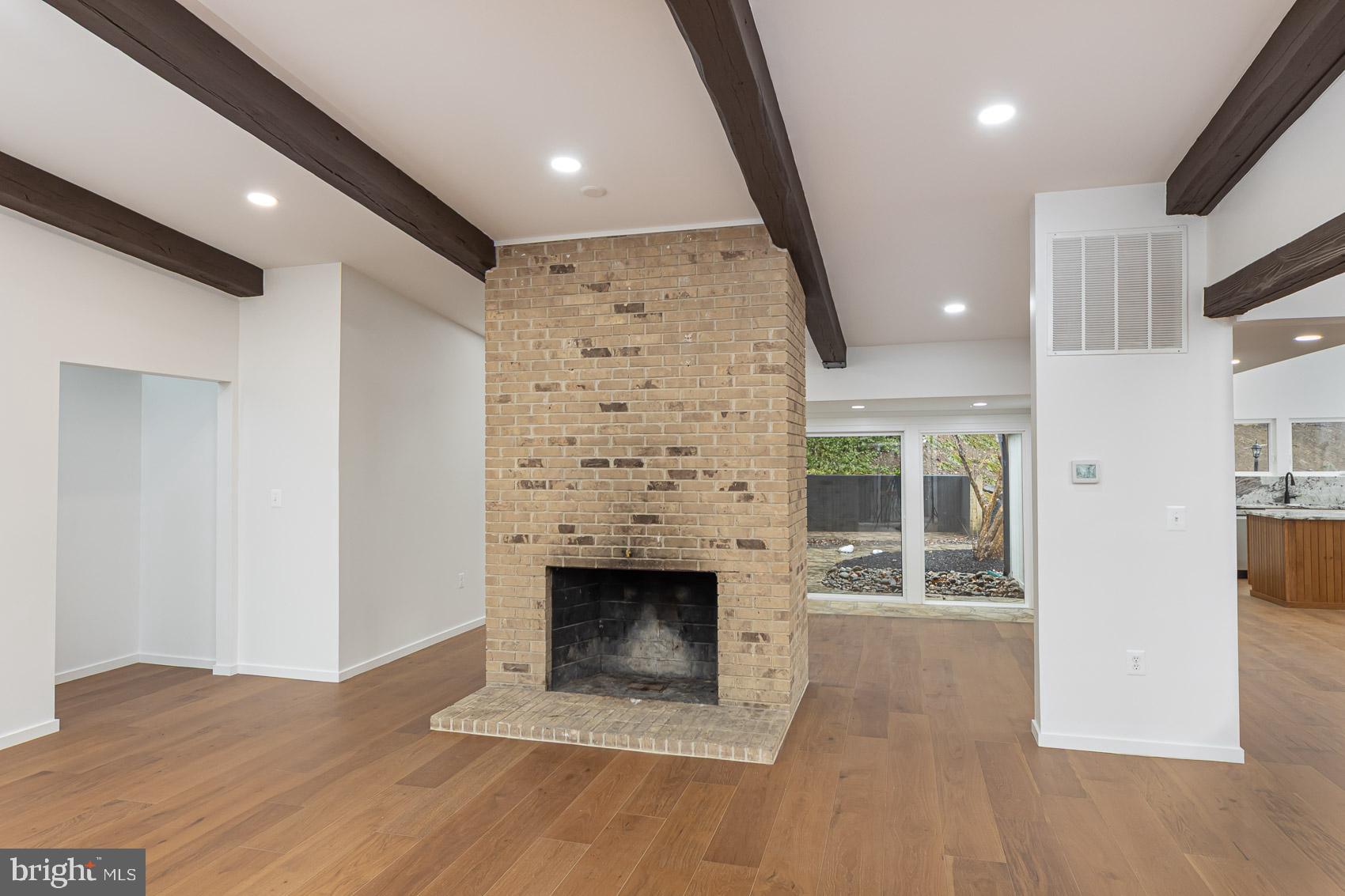 903 Ivy Hill Road Cockeysville, MD 21030 - Photo 28 of 95 Spacious living area with rustic charm.