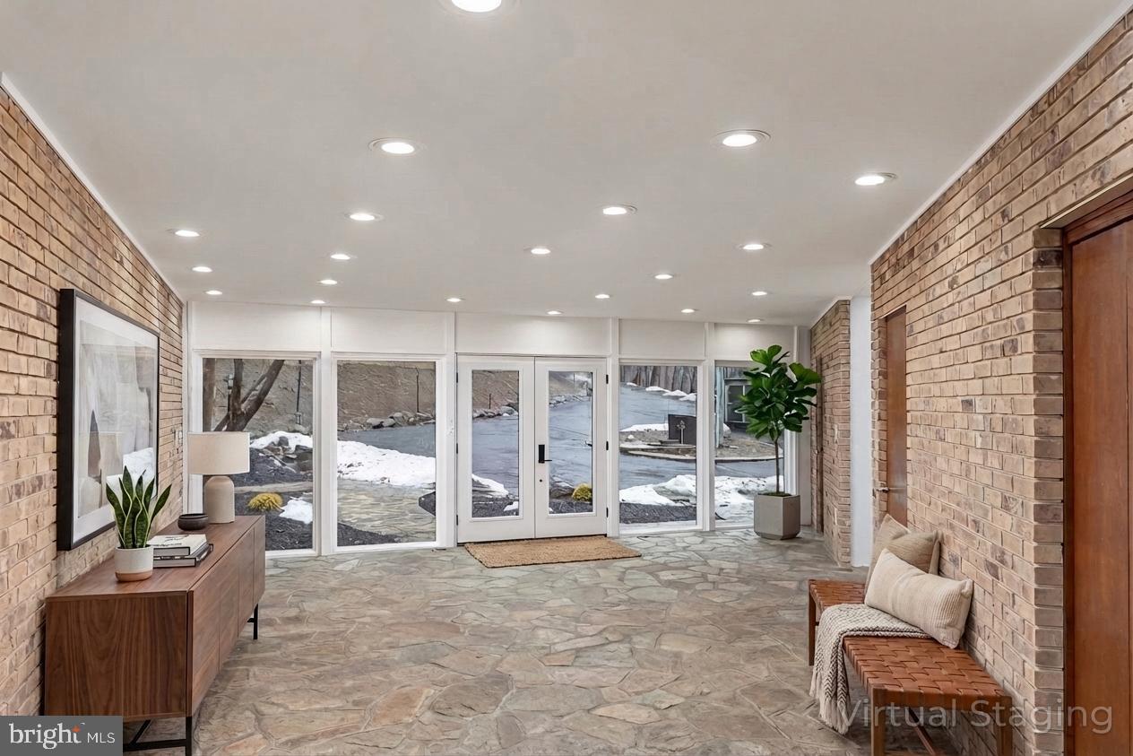 903 Ivy Hill Road Cockeysville, MD 21030 - Photo 33 of 95 Bright and inviting entryway oasis.