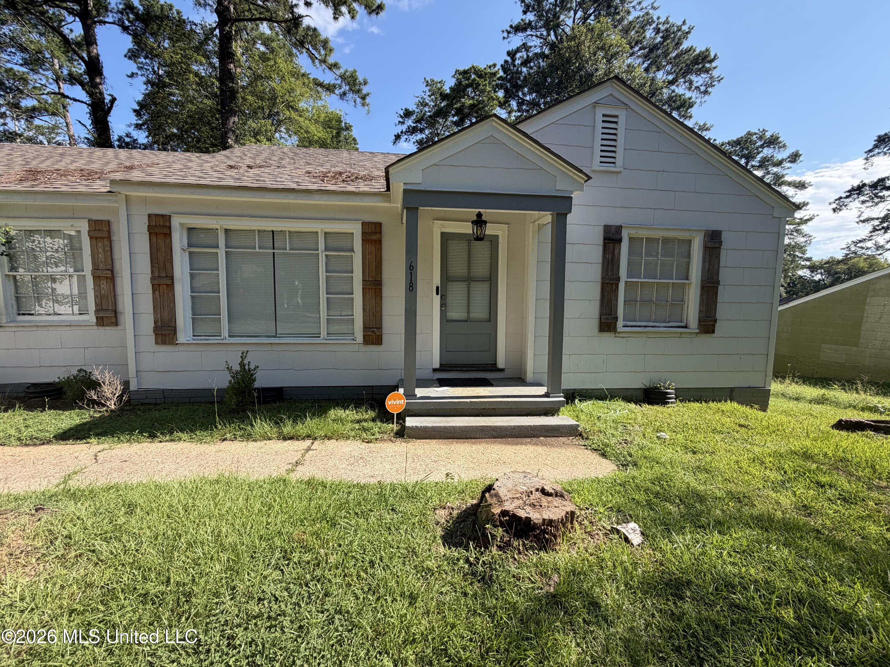 618 Launcelot Road Jackson, MS 39206 - Photo 1 of 17 IMG_8427