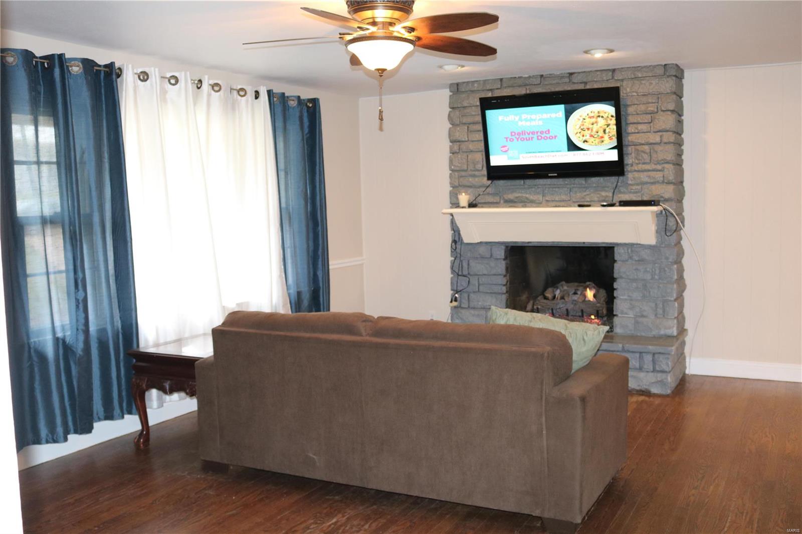 627 Kehrs Mill Road Ballwin, MO 63011 - Photo 9 of 17 Gallery Image 9