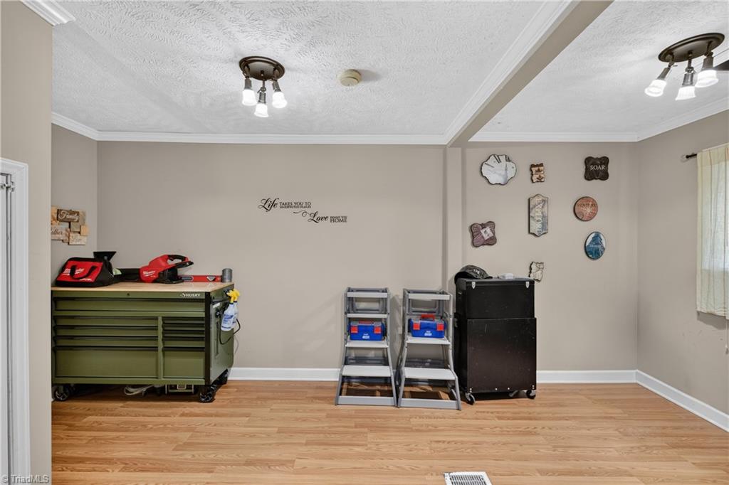 2441 Cunningham Road Thomasville, NC 27360 - Photo 18 of 43