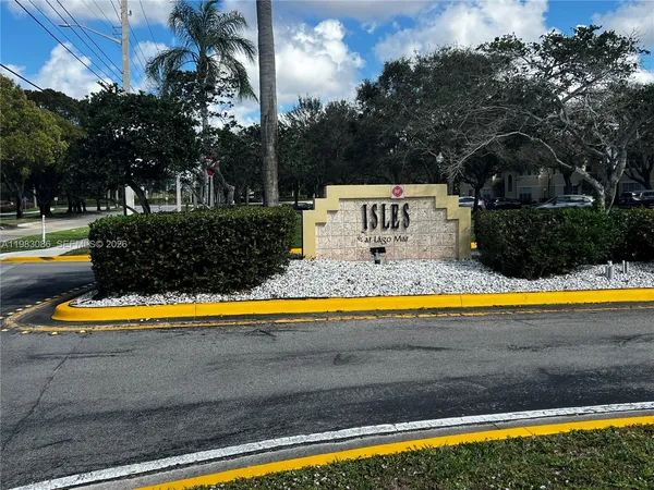 $2,000 | 12980 Vista Isles Drive, Unit 315, Sunrise, FL 33325