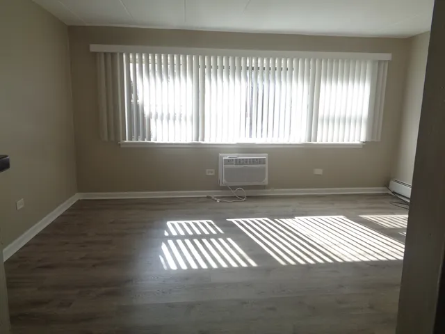 $1,550 | 10911 South Lloyd Drive, Unit 1, Worth, IL 60482