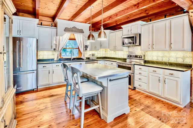 $749,500 | 242 Morninglow Drive, Winnsboro, SC 29180