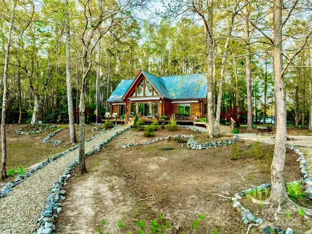 $749,500 | 242 Morninglow Drive, Winnsboro, SC 29180