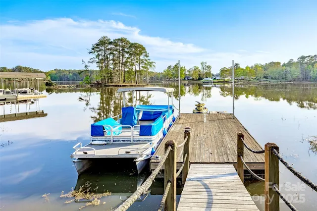 $749,500 | 242 Morninglow Drive, Winnsboro, SC 29180