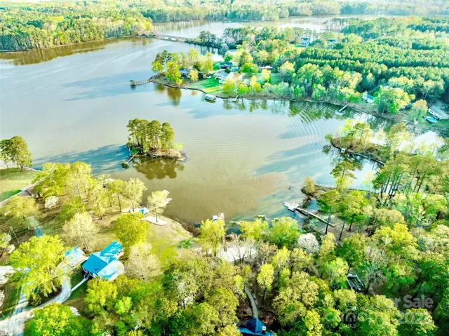 $749,500 | 242 Morninglow Drive, Winnsboro, SC 29180