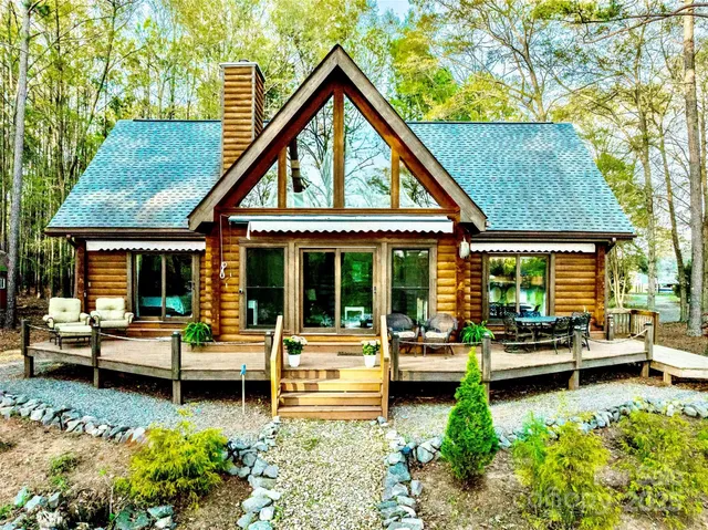 $749,500 | 242 Morninglow Drive, Winnsboro, SC 29180