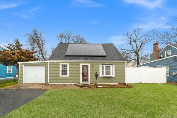 $635,000 | 181 South Alleghany Avenue, Lindenhurst, NY 11757