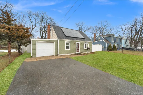 $635,000 | 181 South Alleghany Avenue, Lindenhurst, NY 11757