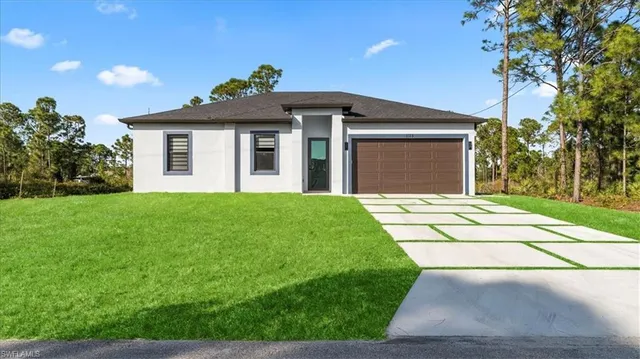 $289,999 | 1125 Dutchess Street East, Lehigh Acres, FL 33974