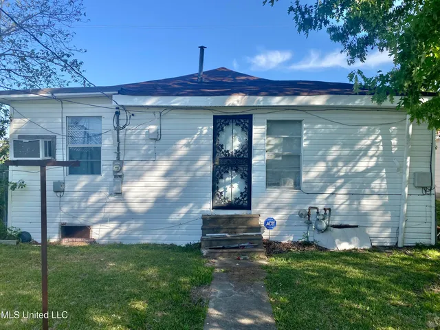 $55,000 | 810 South Edwards Avenue, Clarksdale, MS 38614