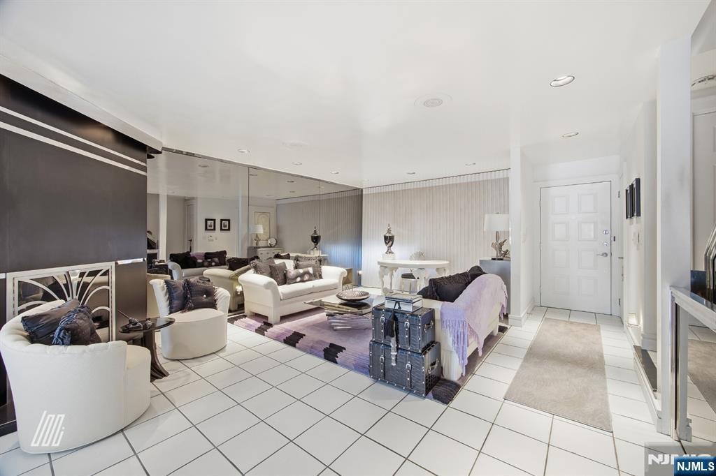 1511 John Street Fort Lee, NJ 07024 - Photo 5 of 25