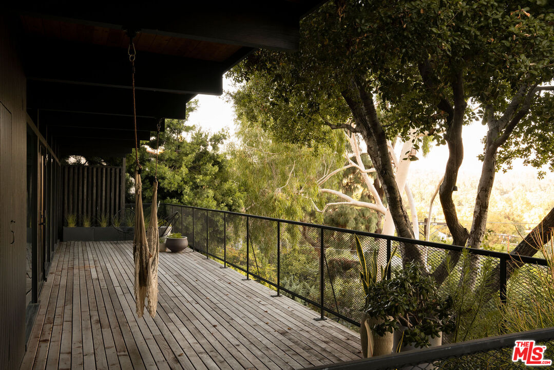 300 Anita Drive Pasadena, CA 91105 - Photo 9 of 26