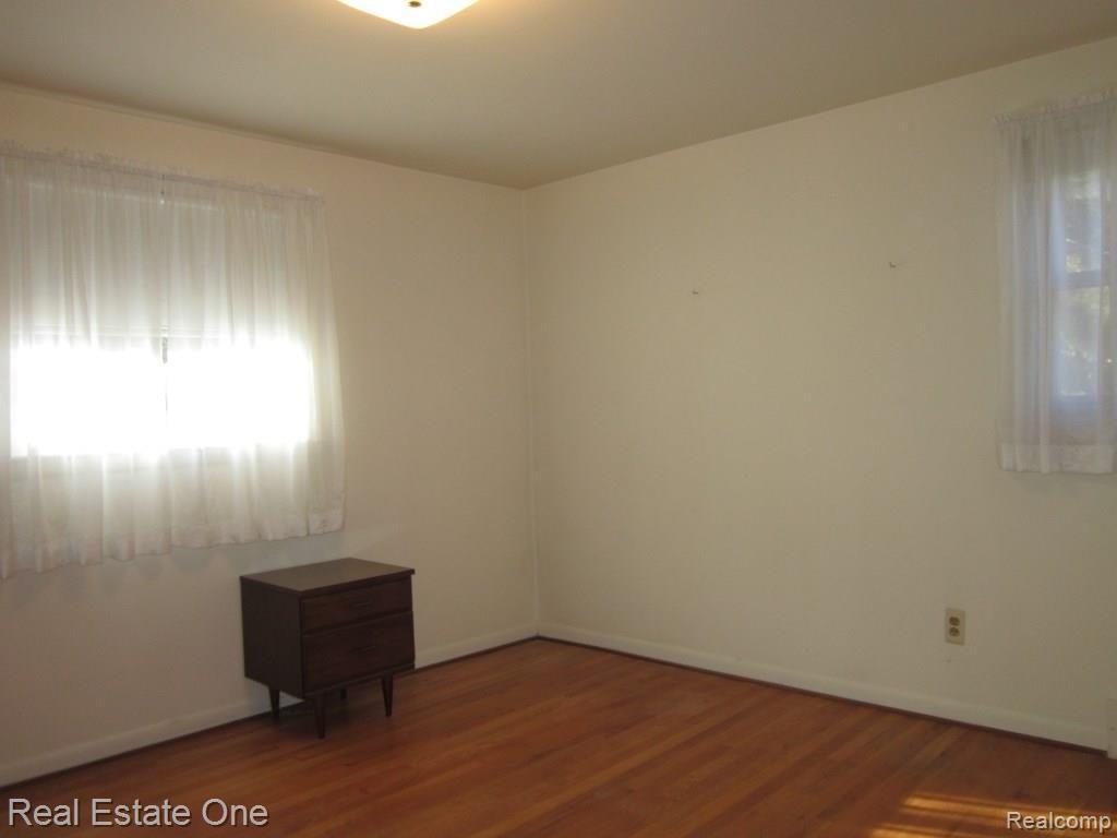 3775 Terrybrook Road West Bloomfield, MI 48322 - Photo 26 of 37 bedroom 3.JPG