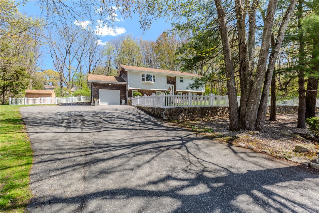 4 Clark Road Smithfield, RI 02917 - Photo 4 of 50