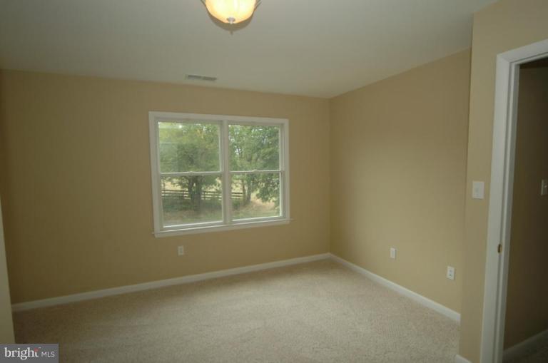 40264 Braddock Road Aldie, VA 20105 - Photo 12 of 19 Bedroom #3
