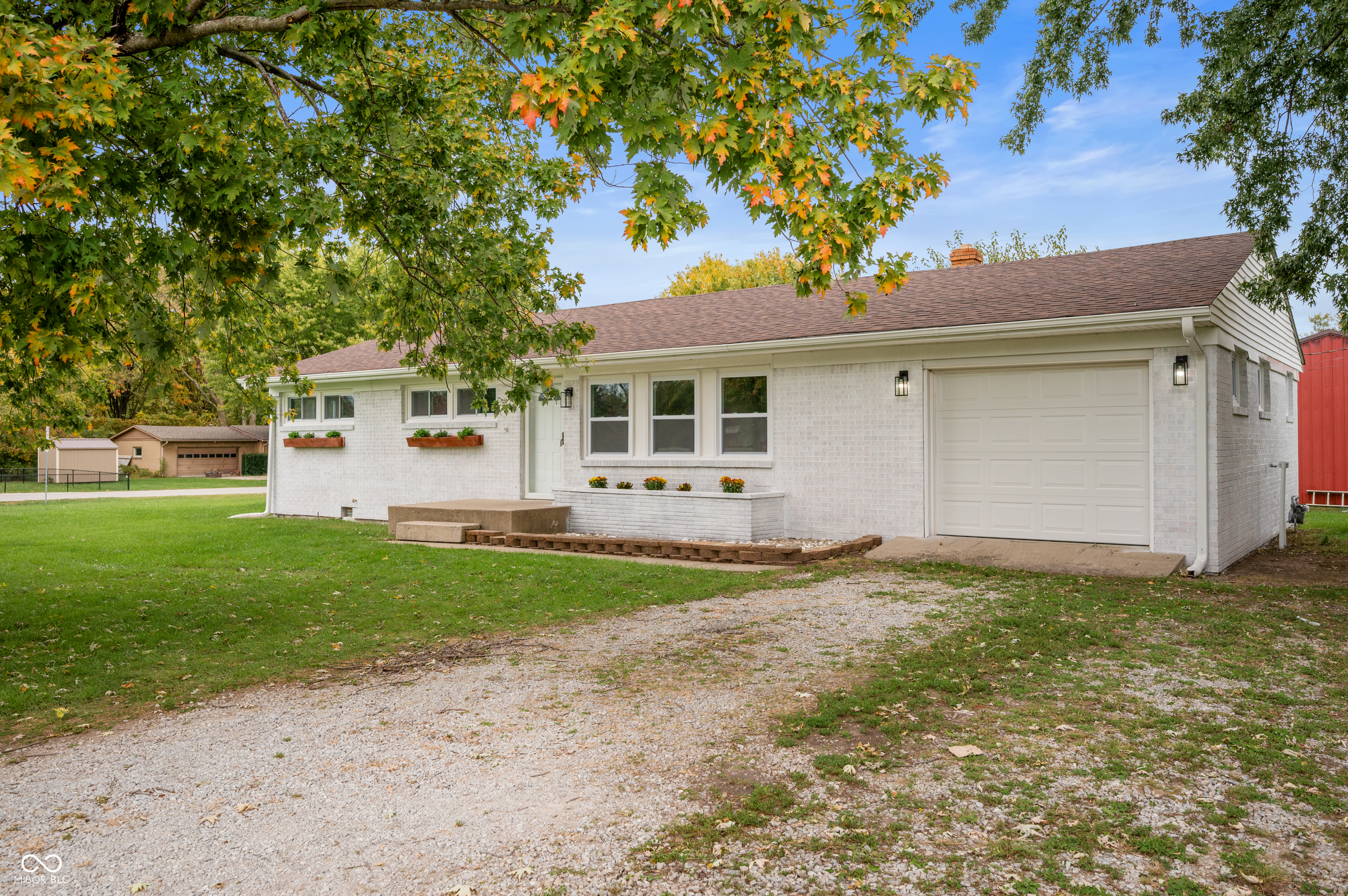2536 East Thompson Road Indianapolis, IN 46227 - Photo 3 of 19 Gallery Image 3