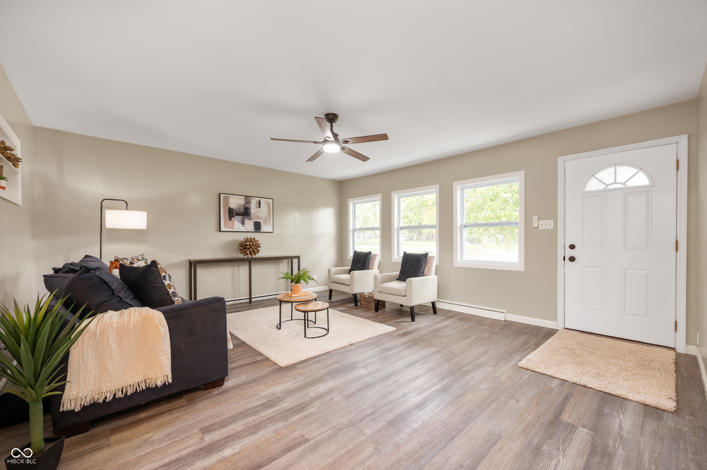 2536 East Thompson Road Indianapolis, IN 46227 - Photo 4 of 19 Gallery Image 4