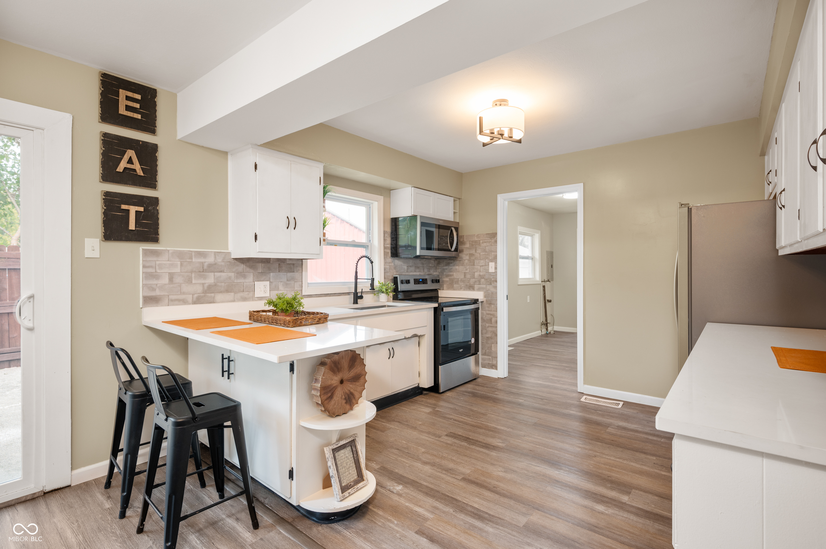 2536 East Thompson Road Indianapolis, IN 46227 - Photo 8 of 19 Gallery Image 8