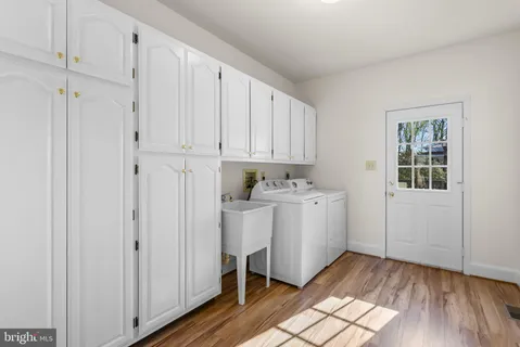 $1,299,000 | 18117 Hayloft Drive, Derwood, MD 20855