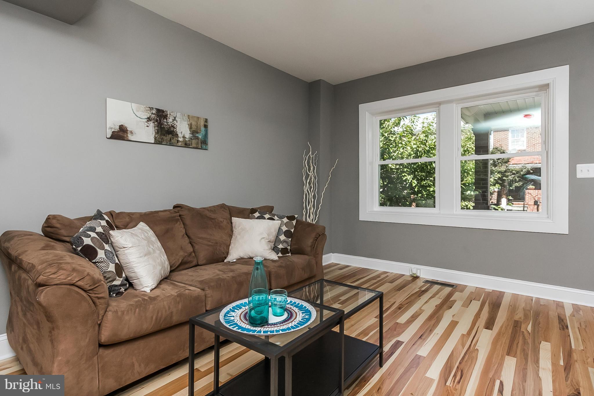 7037 Dunbar Road Baltimore, MD 21222 - Photo 5 of 29 Living Room