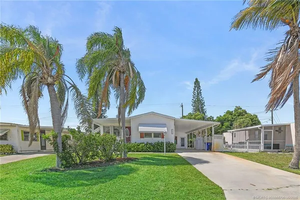 $239,000 | 7149 Southeast Ridgeway Terrace, Hobe Sound, FL 33455