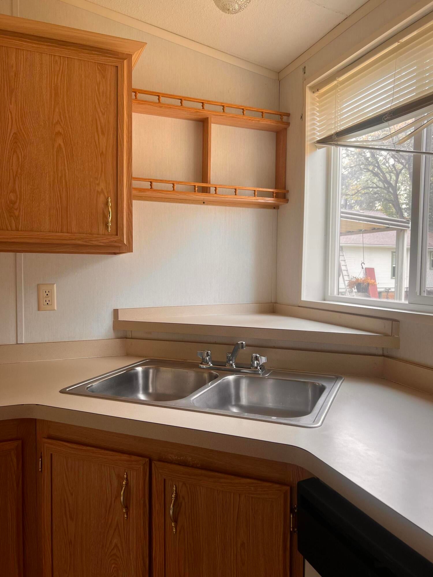 6226 Neill Road Grants Pass, OR 97527 - Photo 7 of 23 IMG_4935