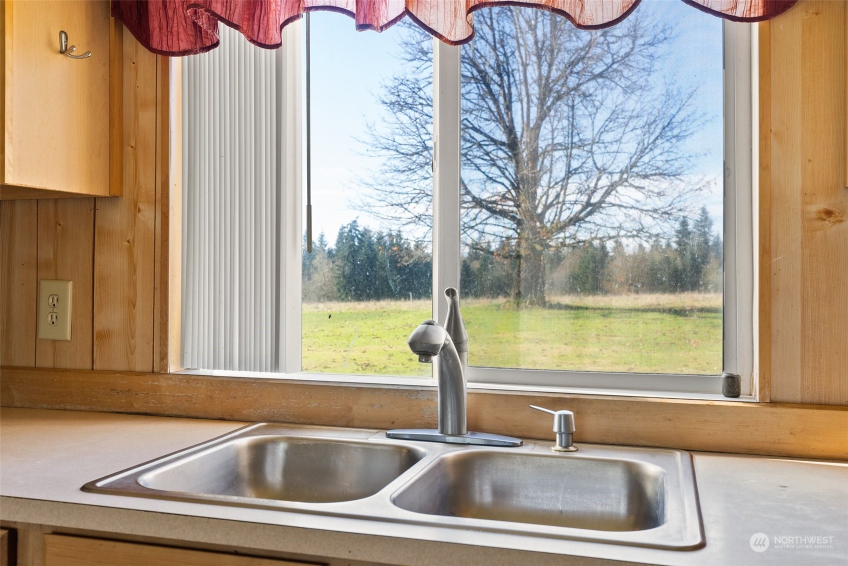 10529 Lundeen Road Southwest Rochester, WA 98579 - Photo 7 of 35