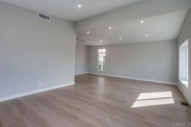 $399,000 | 276 North El Camino Real, Unit 26, Oceanside, CA 92058